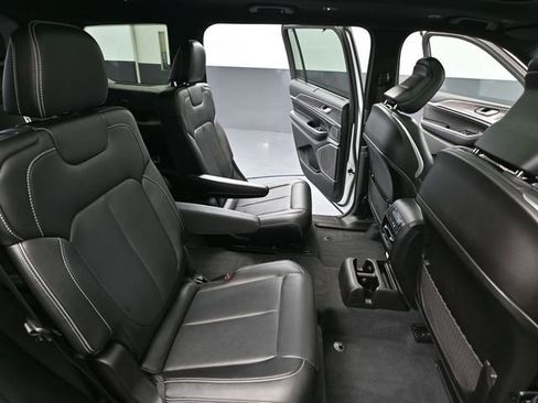 Used 2023 Jeep Grand Cherokee L Overland w/ Advanced Protech Group III image 55