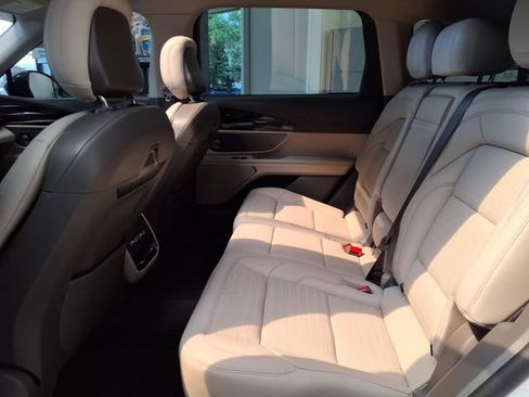 Certified 2025 Lincoln Nautilus Reserve w/ Jet Appearance Package AWD/4WD image 5