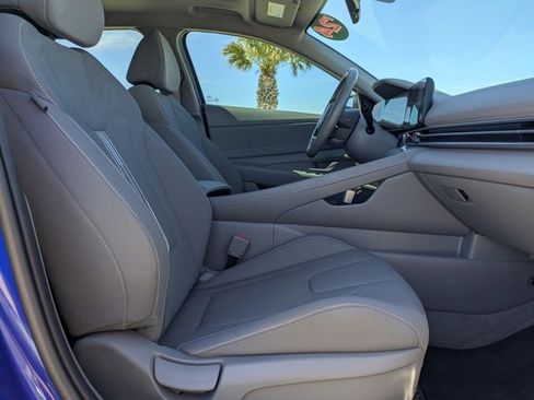 Used 2024 Hyundai Elantra SEL w/ Convenience Package FWD image 20