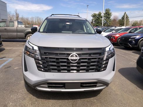 New 2026 Nissan Pathfinder Platinum image 16