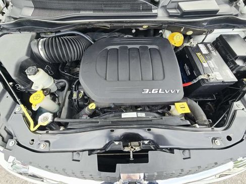 Used 2018 Dodge Grand Caravan SXT FWD image 16
