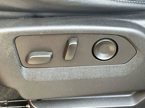 Certified 2022 GMC Yukon SLE image 41