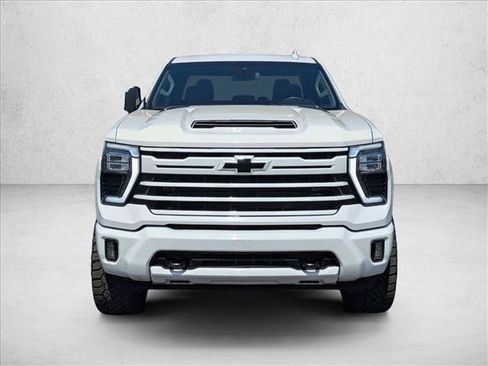 Used 2024 Chevrolet Silverado 2500 LTZ AWD/4WD image 2