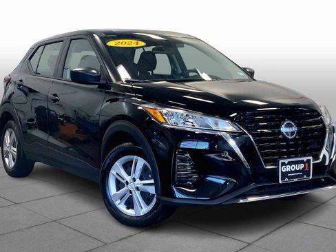 Used 2024 Nissan Kicks S image 2