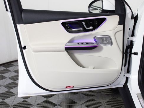 Used 2026 Mercedes-Benz GLC 350e 4MATIC image 11