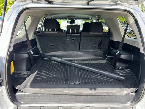 Used 2022 Toyota 4Runner SR5 AWD/4WD image 11