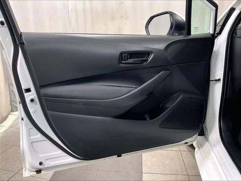 Certified 2023 Toyota Corolla LE image 9