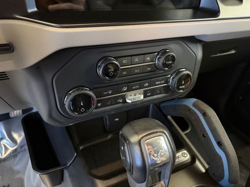 Used 2022 Ford Bronco Wildtrak AWD/4WD image 22