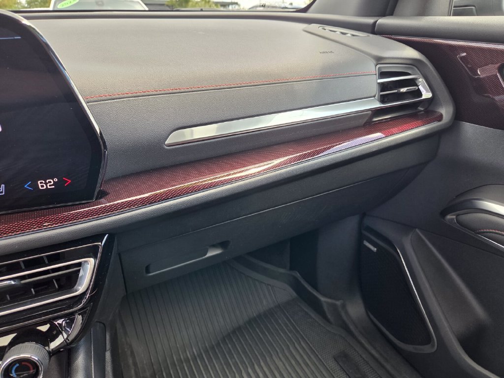 Used 2024 Chevrolet Traverse RS w/ LPO, Floor Liner Package FWD image 29