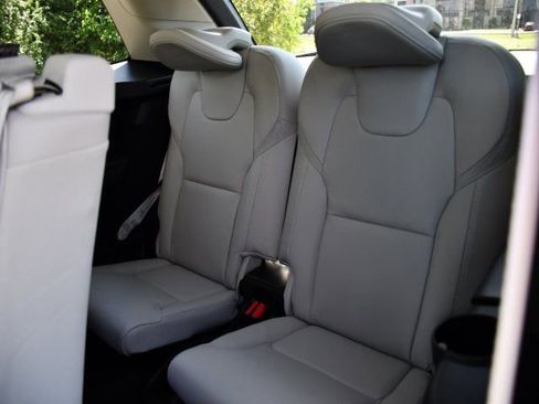 New 2026 Volvo XC90 B6 Ultra w/ Protection Package Premier AWD/4WD image 17