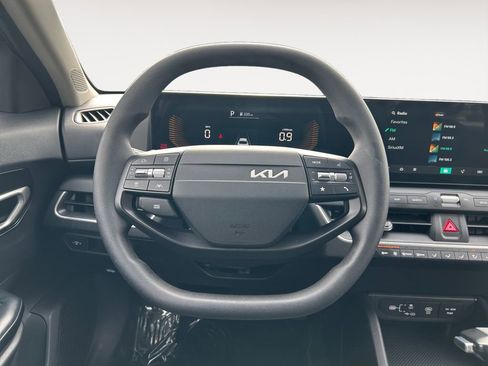 Used 2025 Kia K4 LXS image 14
