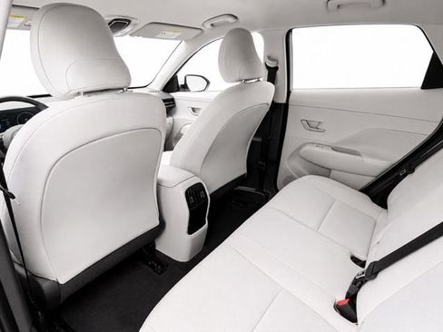 Used 2025 Hyundai Kona SEL FWD image 34