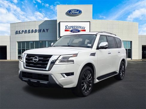 Used 2024 Nissan Armada Platinum w/ Captain's Chairs Package image 2