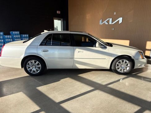 Used 2011 Cadillac DTS Premium w/ Driver Awareness Package FWD image 15