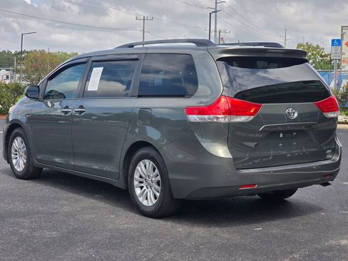 Used 2014 Toyota Sienna Limited image 7