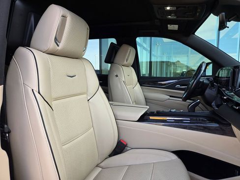 Used 2021 Cadillac Escalade Premium Luxury w/ Driver Assist Tech Package image 28