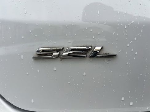 Certified 2022 Ford Edge SEL w/ Sport Appearance Package image 38