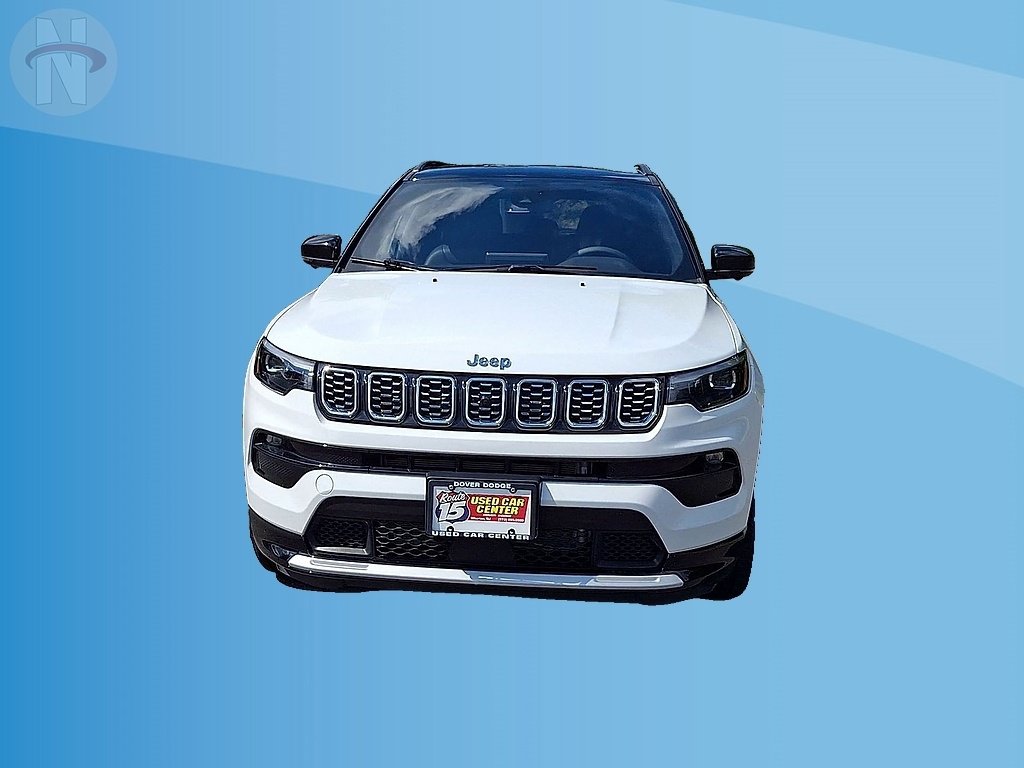 Used 2025 Jeep Compass Limited w/ Elite Group AWD/4WD image 3