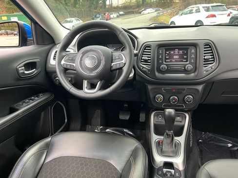 Used 2018 Jeep Compass Latitude image 16