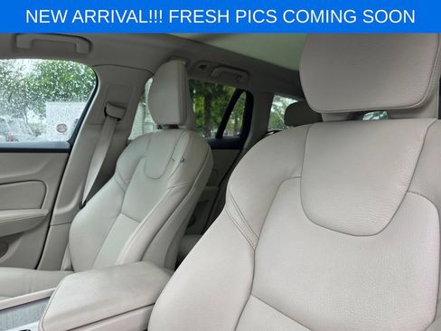 Used 2025 Volvo V60 B5 Cross Country Plus AWD/4WD image 9