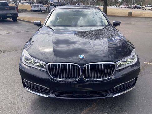 Used 2019 BMW 750i image 6