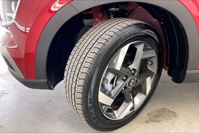 Used 2025 Hyundai Venue SEL FWD image 34