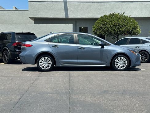Used 2024 Toyota Corolla LE FWD image 6