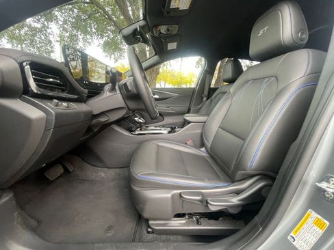 Used 2025 Buick Envista Sport Touring image 21