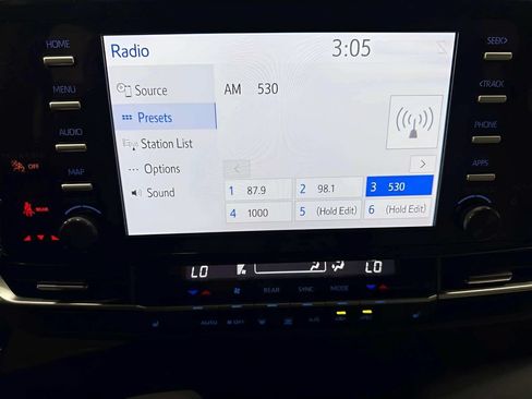 Used 2024 Toyota Sienna LE AWD/4WD image 29