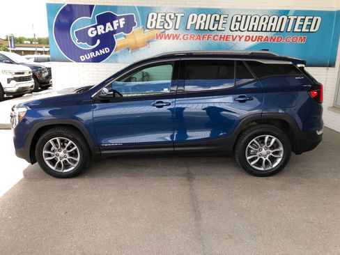 Used 2022 GMC Terrain SLT w/ Infotainment Package II AWD/4WD image 5