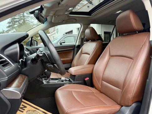 Used 2018 Subaru Outback 3.6R Touring w/ Popular Package #3 image 28