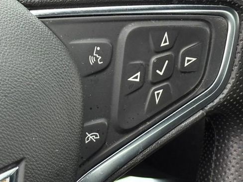 Used 2025 Chevrolet Malibu LT FWD image 11