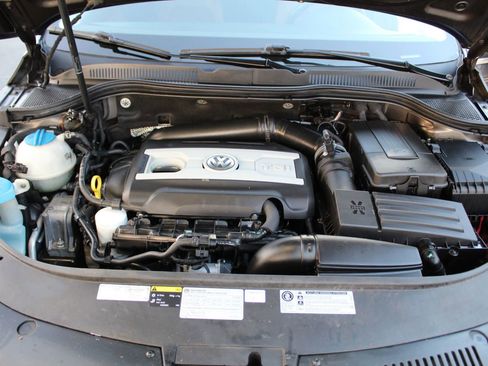 Used 2014 Volkswagen CC Executive FWD image 38