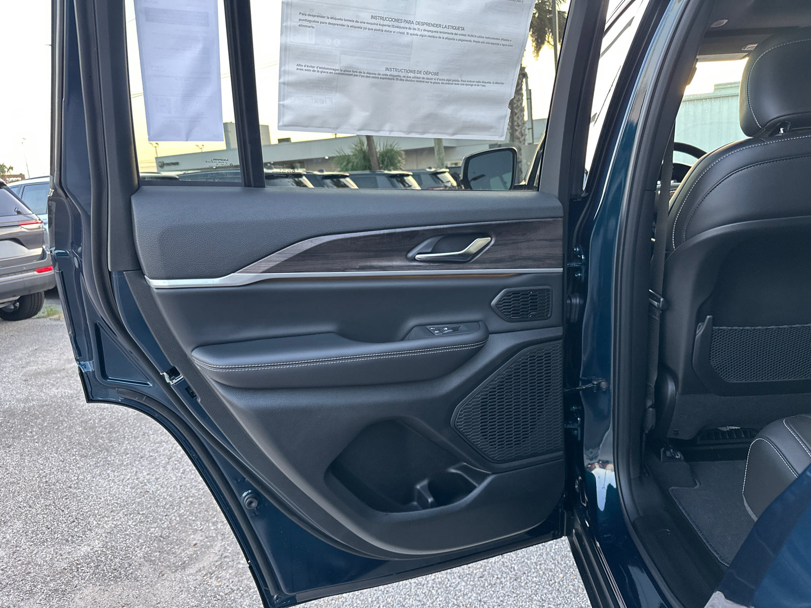 New 2027 Jeep Grand Cherokee Limited RWD image 13