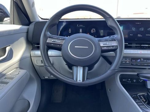 Certified 2025 Hyundai Kona SEL image 13