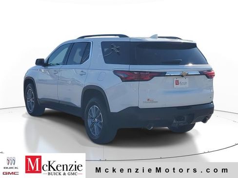 Used 2022 Chevrolet Traverse LT FWD image 3