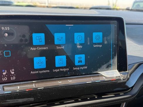 Used 2024 Volkswagen Atlas Cross Sport SE FWD image 24