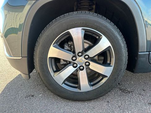 Used 2021 Chevrolet Traverse LT w/ LT Premium Package AWD/4WD image 42