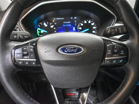 Used 2022 Ford Escape SE w/ SE Sport Appearance Package image 12