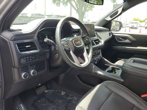 Used 2024 GMC Yukon XL SLT w/ SLT Luxury Package RWD image 19