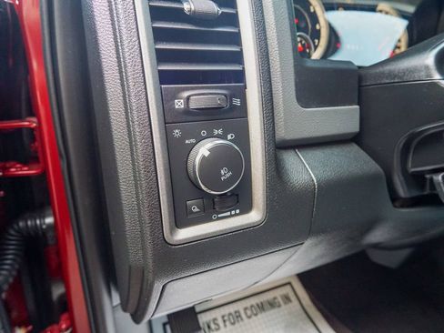 Used 2015 RAM 1500 Express AWD/4WD image 16