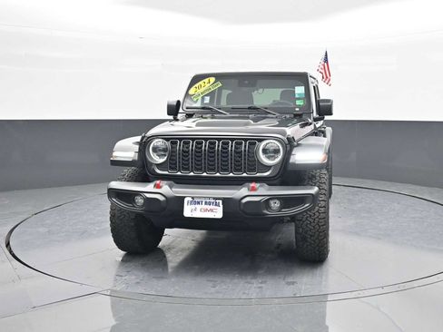 Used 2024 Jeep Wrangler Unlimited Rubicon image 3