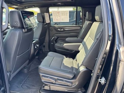 Used 2024 GMC Yukon XL Denali w/ Advanced Technology Package AWD/4WD image 37