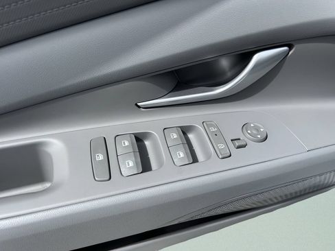 New 2026 Hyundai Elantra Hybrid FWD image 22