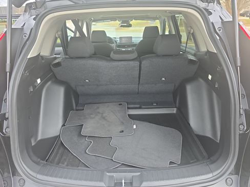 Used 2025 Honda CR-V EX image 12