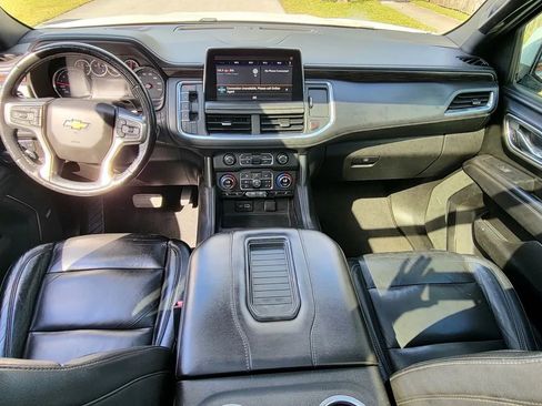 Used 2021 Chevrolet Tahoe LT w/ LT Signature Package image 4