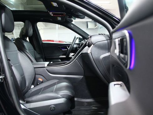 Certified 2025 Mercedes-Benz GLC 300 4MATIC image 22