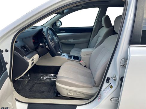 Used 2014 Subaru Outback 2.5i Premium w/ Moonroof Package & Eyesight image 2
