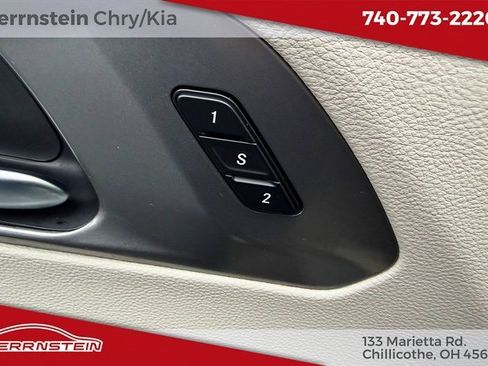 Used 2023 Chrysler Pacifica Touring-L w/ Road Tripper Package image 15