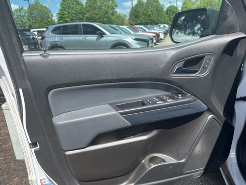 Used 2022 Chevrolet Colorado Z71 image 12